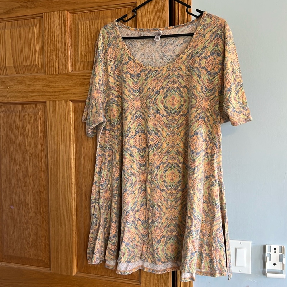 Lularoe perfect tee
